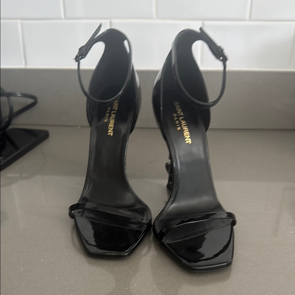 Saint Laurent Glossy Black Heels - Picture 4 of 4
